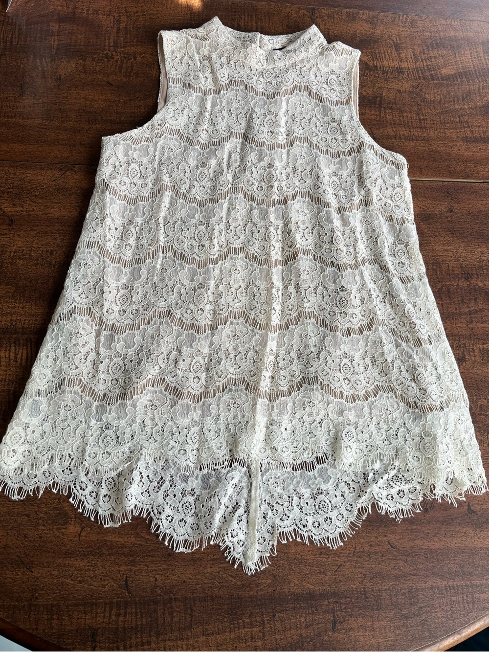 Rose & Olive Ivory Lace Top XS Floral Boho Scalloped Fringe Hem Tank Romantic